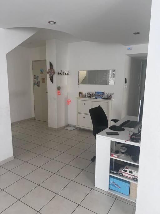 דופלקס משפחתי בשכונת מנחם בגין Appartement Ramla Buitenkant foto